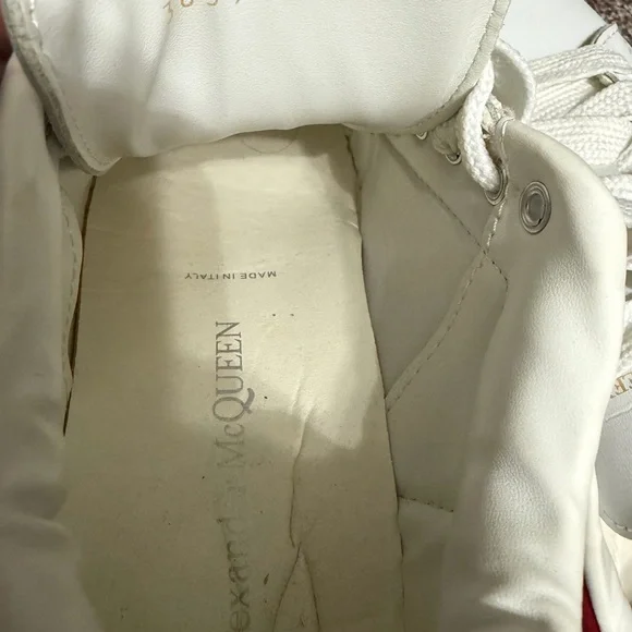 Alexander McQueen Cream and Red High-Top Sneakers - Picture 3 of 5